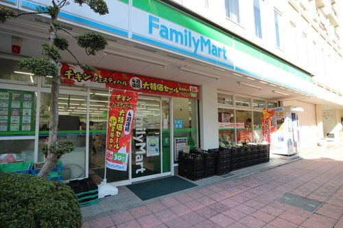 ファミリーマート 北大塚店の画像