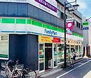 ファミリーマート 東長崎駅南店の画像