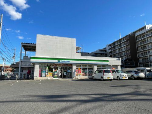 ファミリーマート西原三丁目店の画像