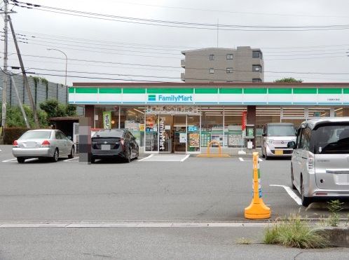 ファミリーマート 川越南大塚店の画像