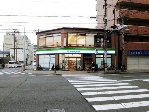 ファミリーマート 四条御前店の画像