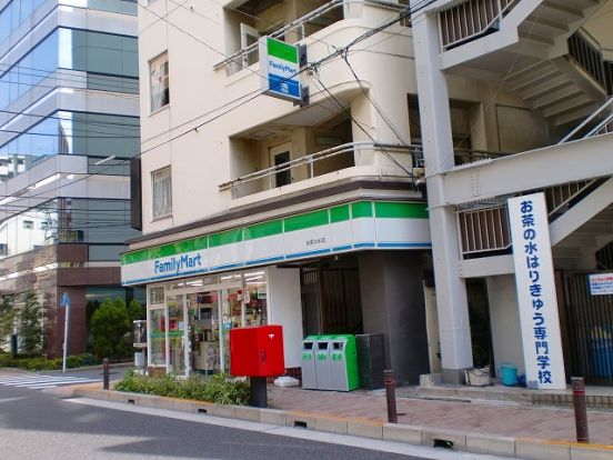 ファミリーマートお茶の水店の画像