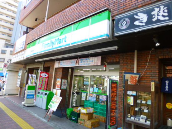 ファミリーマート伝通院前店の画像