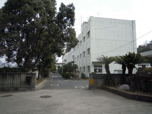 広島市立安西中学校の画像