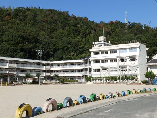 広島市立上温品小学校の画像
