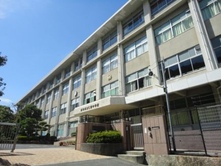 広島市立仁保中学校の画像