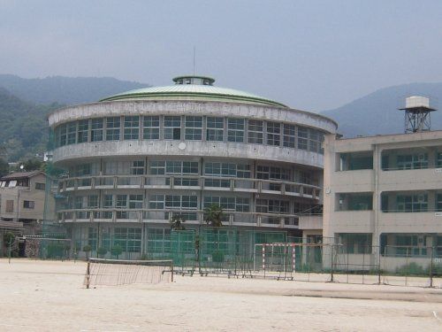 呉市立片山中学校の画像