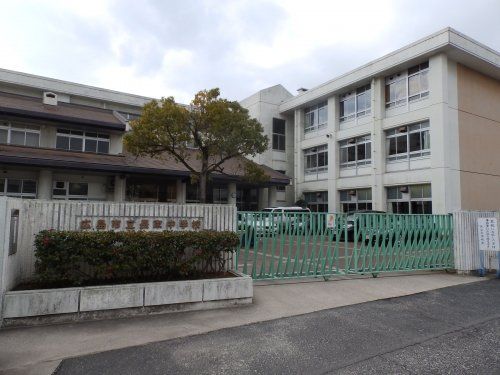 広島市立長束中学校の画像