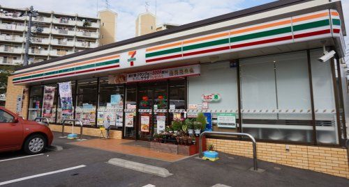 セブンイレブン 川崎柿生駅南口店の画像