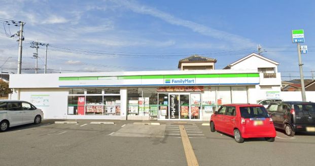ファミリーマート 東神吉町店の画像