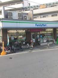 ファミリーマート 萱島駅前店の画像