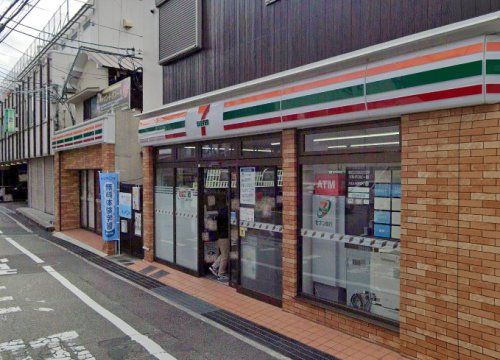 セブンイレブン 阪急雲雀丘花屋敷駅前店の画像