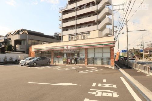 セブンイレブン高槻富田丘町店の画像