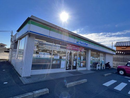 ファミリーマート 若葉若松町店の画像