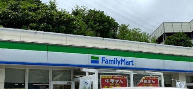沖縄ファミリーマート 西原グリーンセンター前店の画像