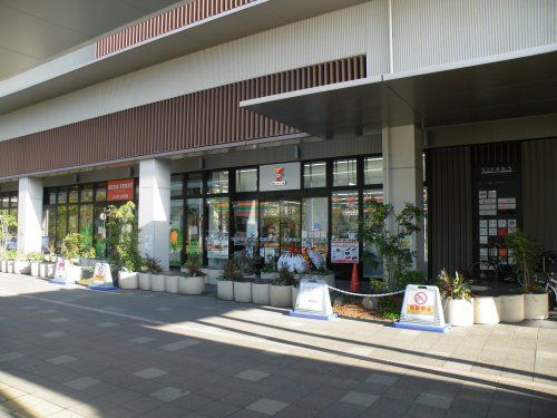 セブンイレブンＪＲ塚口駅前店の画像