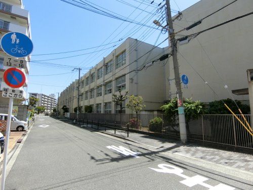 大阪市立香簑小学校の画像