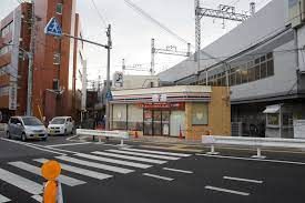 セブンイレブン 枚方市駅東口店の画像