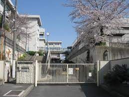 寝屋川市立第十中学校の画像