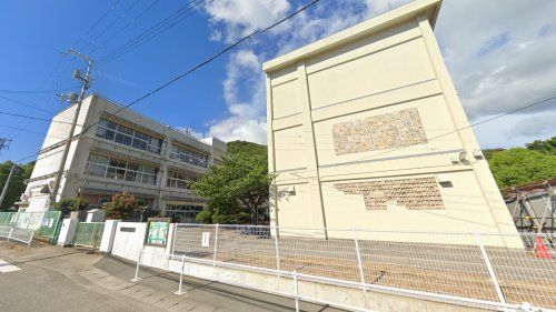 和歌山市立名草小学校の画像