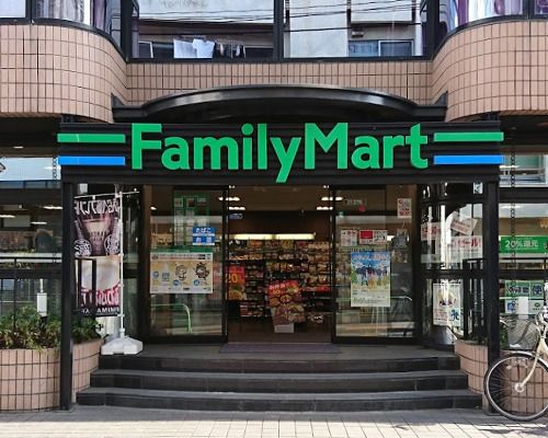 ファミリーマート 南青山四丁目店の画像