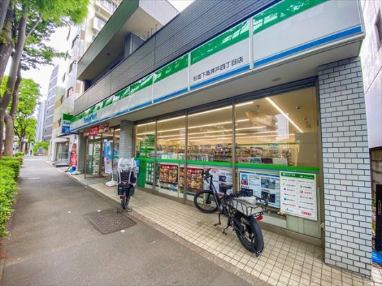 ファミリーマート 杉並下高井戸四丁目店の画像