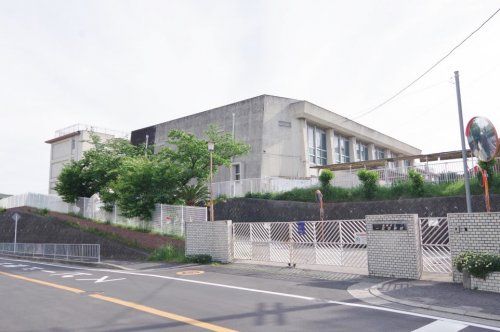 泉南市立一丘中学校の画像