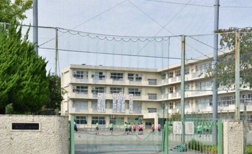 町田市立鶴川第二中学校の画像