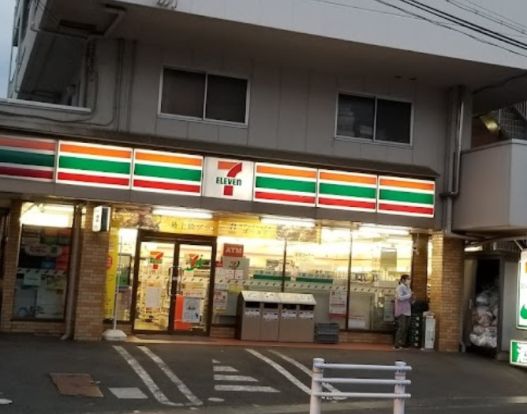 セブンイレブン 日野大坂上店の画像