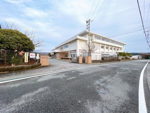 三島市立錦田小学校の画像