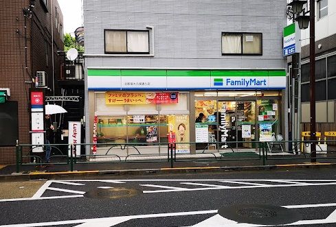 ファミリーマート 北新宿大久保通り店の画像