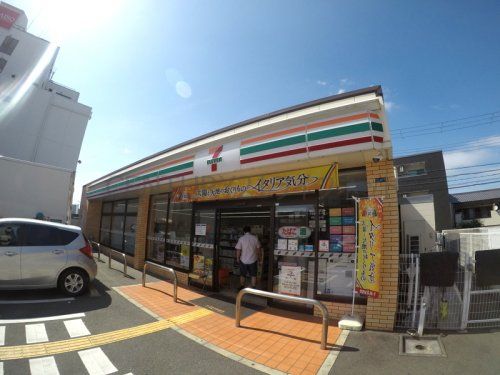 セブンイレブン 吹田泉町2丁目店の画像