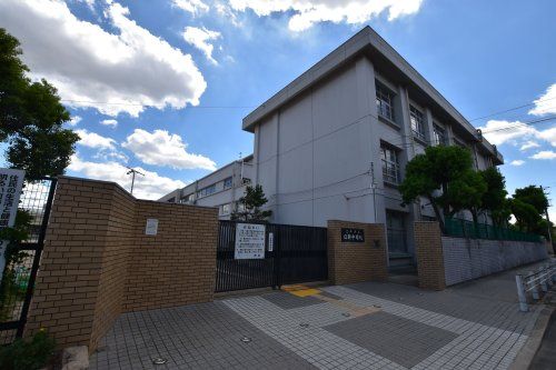 尼崎市立日新中学校の画像