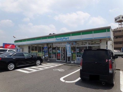 ファミリーマート 小牧パワーズ店の画像