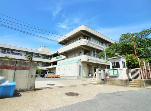 御蔵山小学校の画像