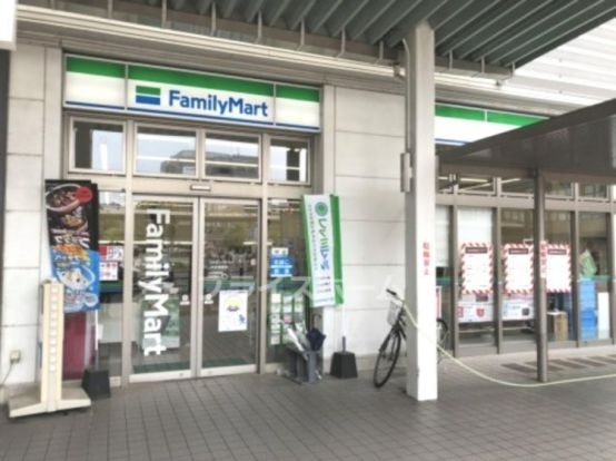 ファミリーマート JR吉塚駅店の画像