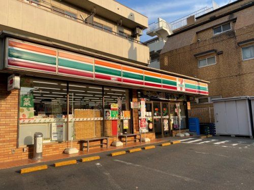 セブンイレブン 多摩蓮光寺店の画像