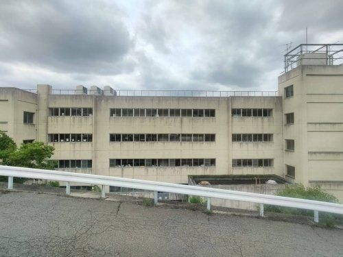 宝塚市立　中山台小学校の画像