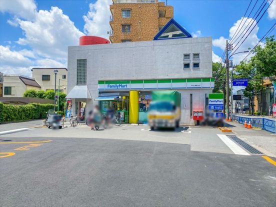 ファミリーマート 芦花公園駅北店の画像