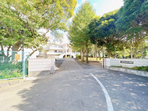 沼津市立愛鷹小学校の画像