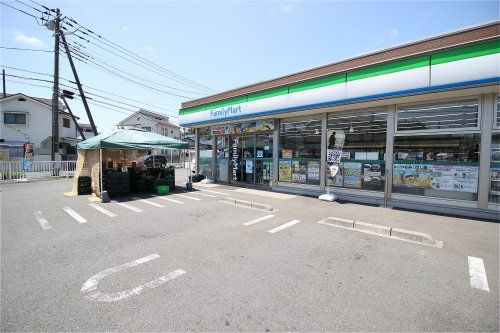 ファミリーマート東有馬２丁目店の画像