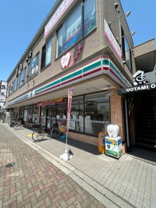 セブンイレブン 越谷大袋駅西口店の画像