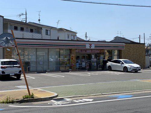 セブンイレブン 寝屋川池田南町店の画像