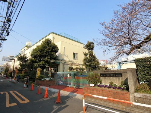 新宿区立大久保小学校の画像