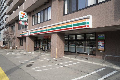 セブンイレブン 札幌大通東3店の画像