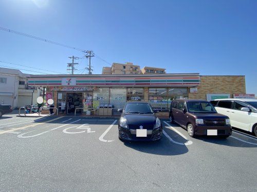 セブンイレブン 河内長野楠町西店の画像