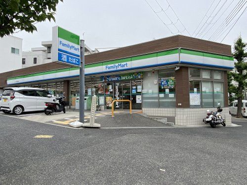 ファミリーマート 神戸城内通店の画像