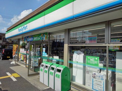 ファミリーマート 川口中青木五丁目店の画像