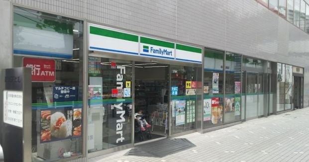 ファミリーマート 横浜星川駅前店の画像