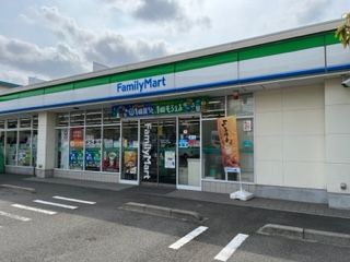 ファミリーマート横浜神大寺三丁目店の画像